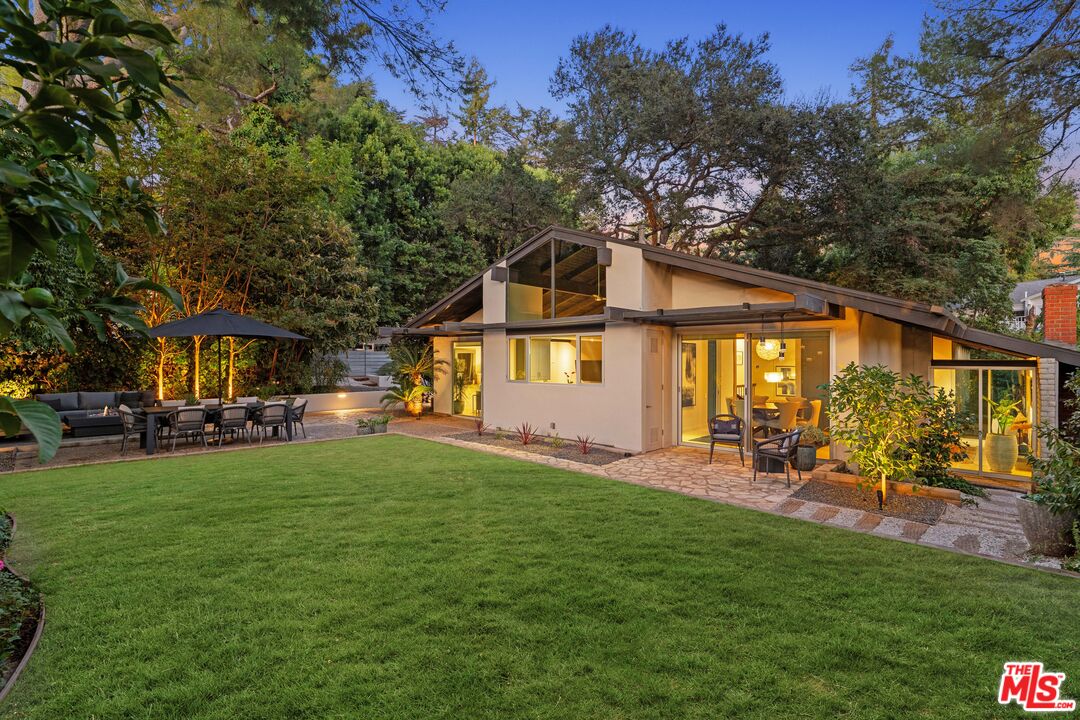 5045 Jarvis Ave, La Canada Flintridge