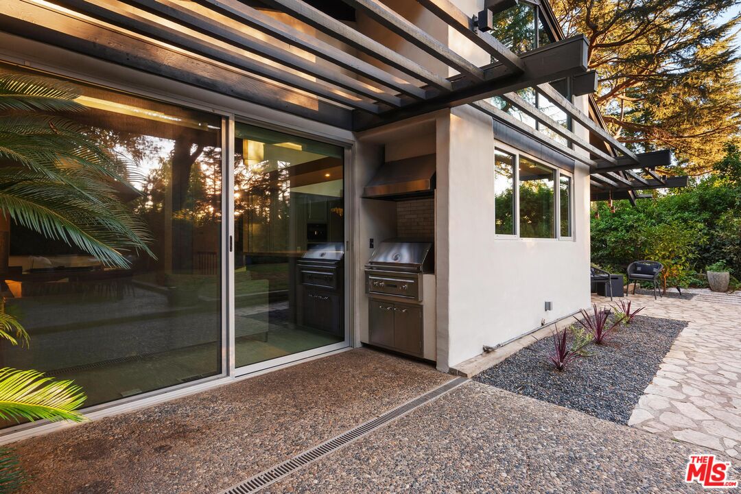 5045 Jarvis Ave, La Canada Flintridge