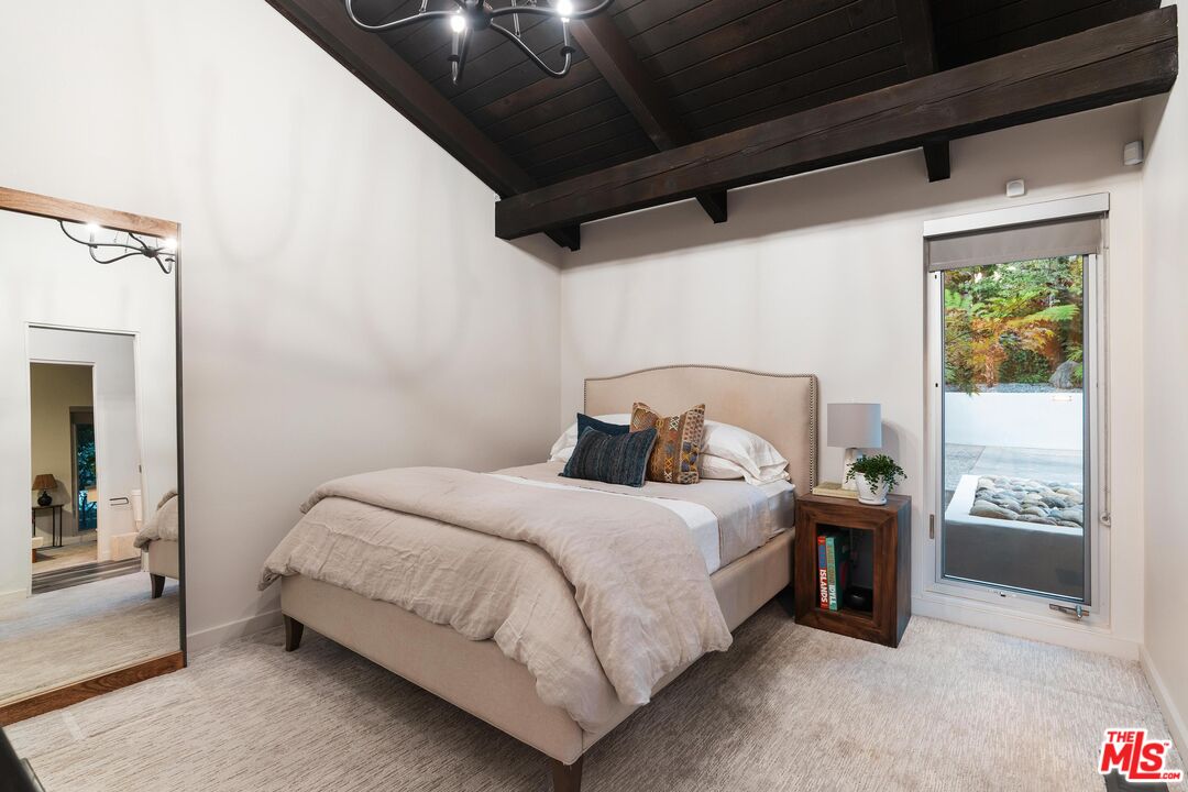 5045 Jarvis Ave, La Canada Flintridge