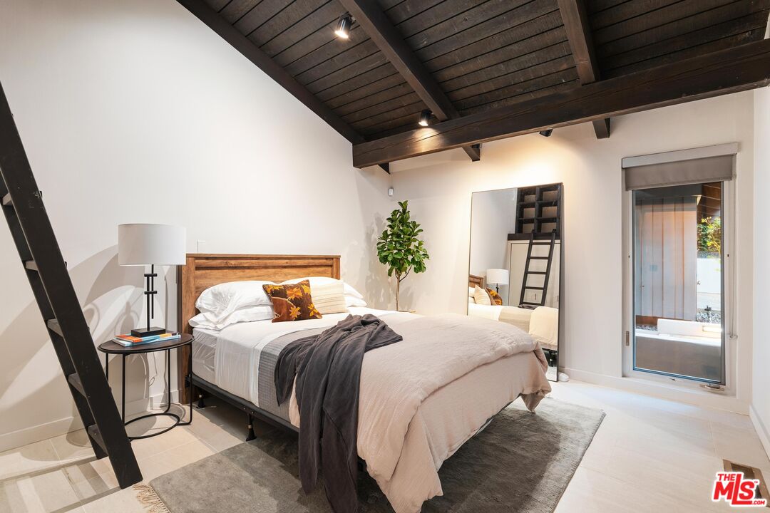 5045 Jarvis Ave, La Canada Flintridge