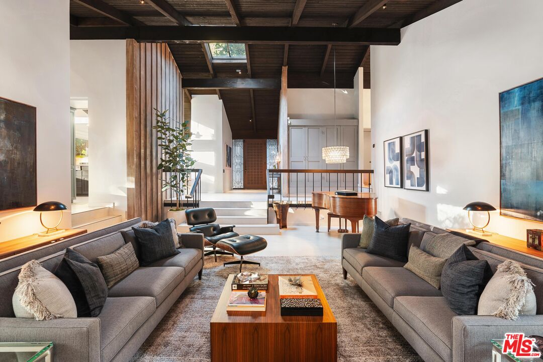 5045 Jarvis Ave, La Canada Flintridge