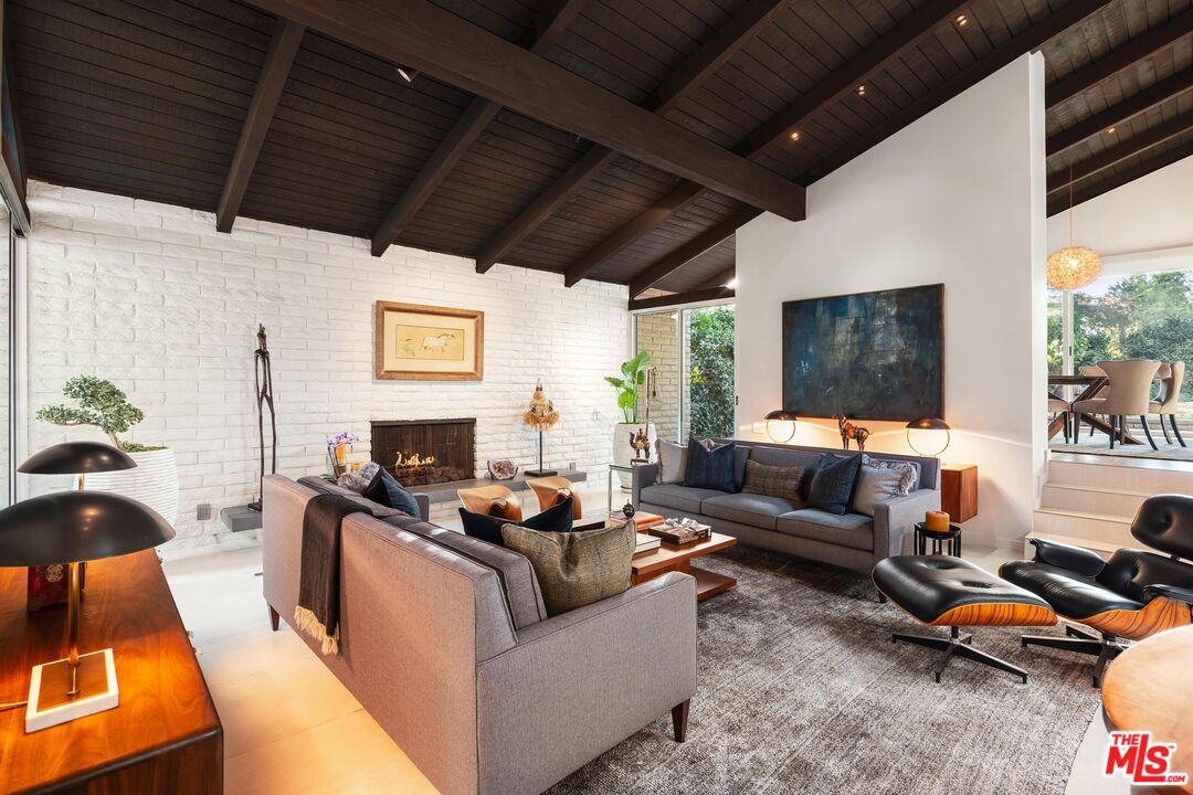 5045 Jarvis Ave, La Canada Flintridge