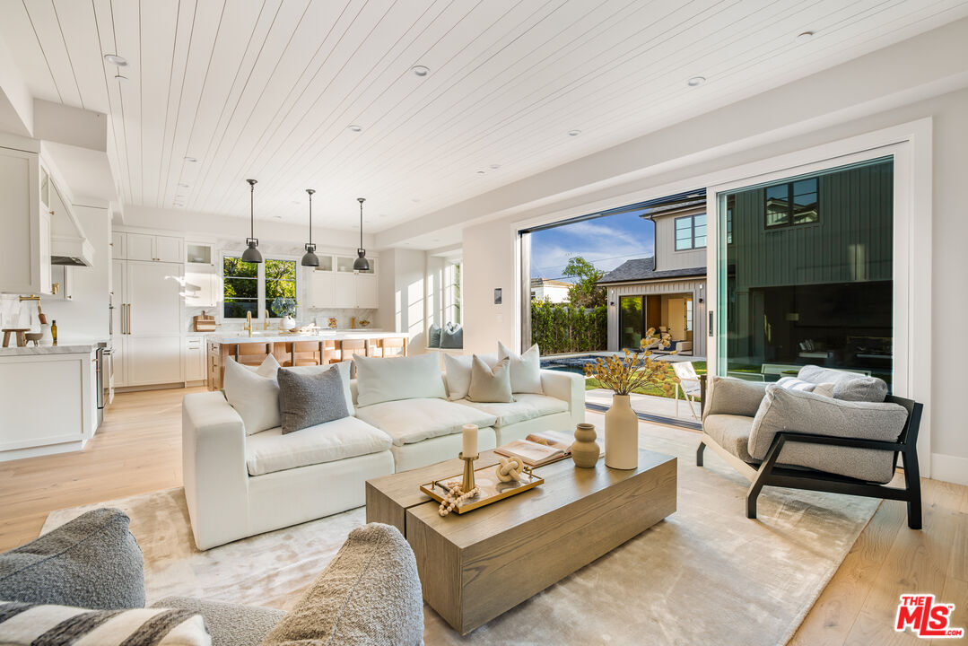 628 10th St, Santa Monica