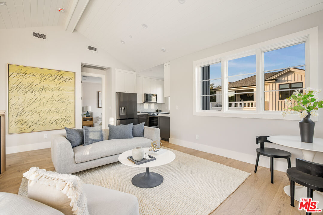 628 10th St, Santa Monica