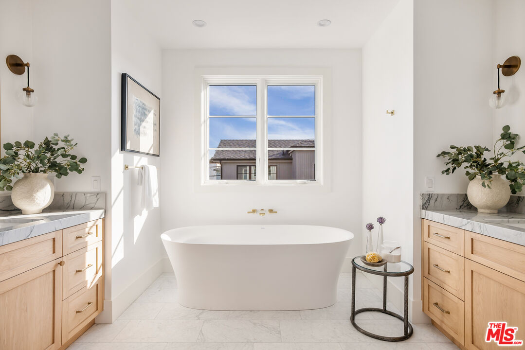 628 10th St, Santa Monica