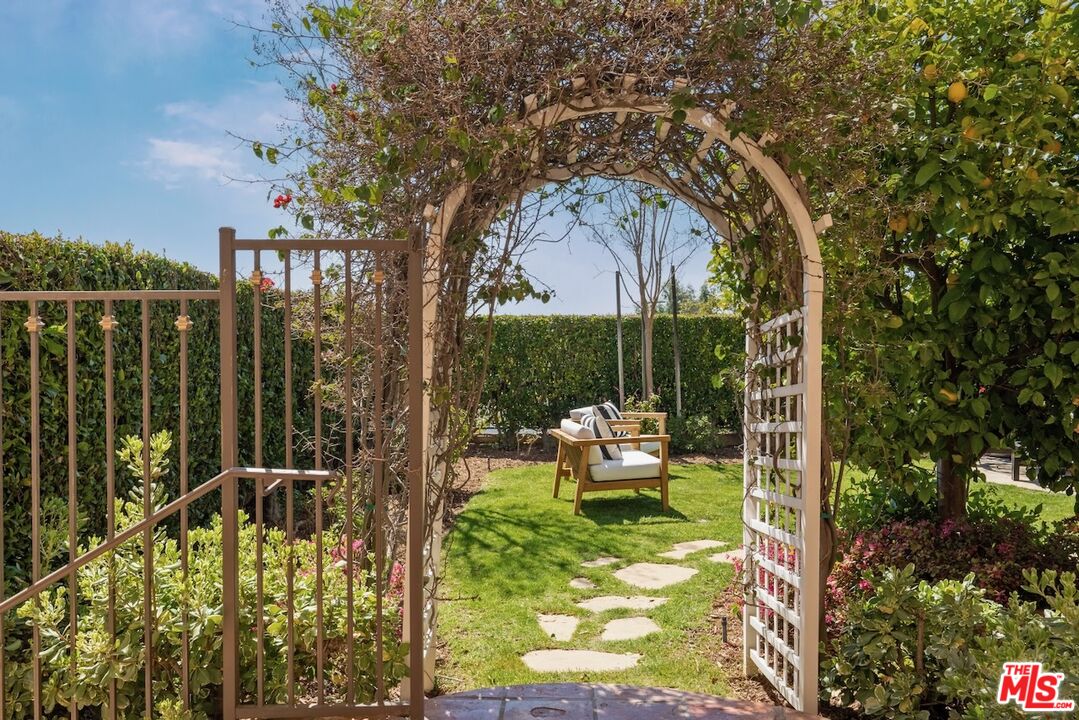3011 N Beverly Glen Cir, Bel Air