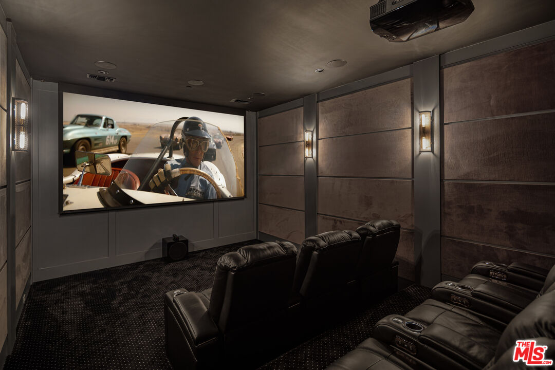 19074 Sprague St, Tarzana