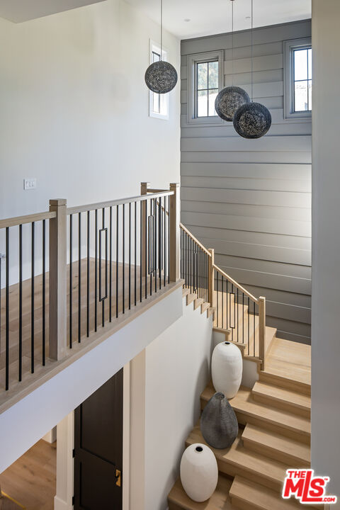 19074 Sprague St, Tarzana