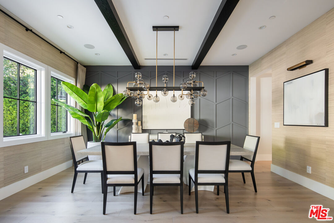 19074 Sprague St, Tarzana