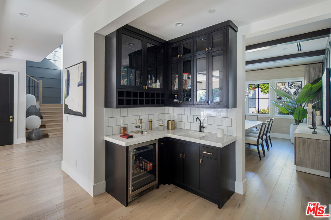 19074 Sprague St, Tarzana
