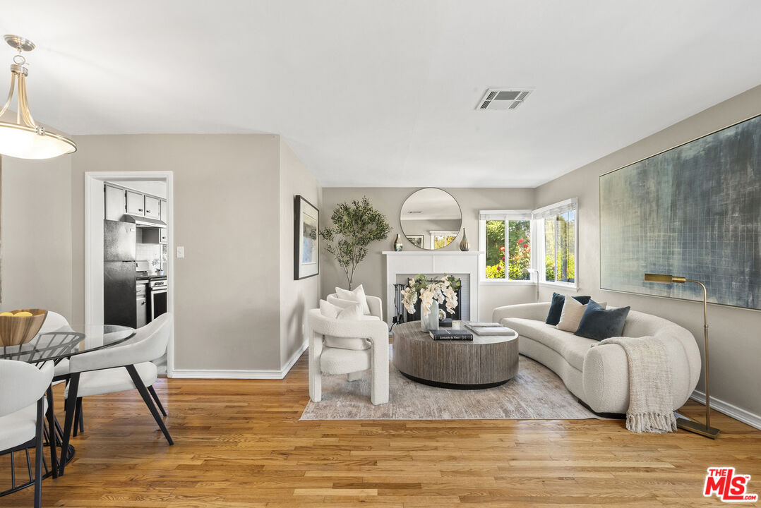15010 Bassett St, Van Nuys