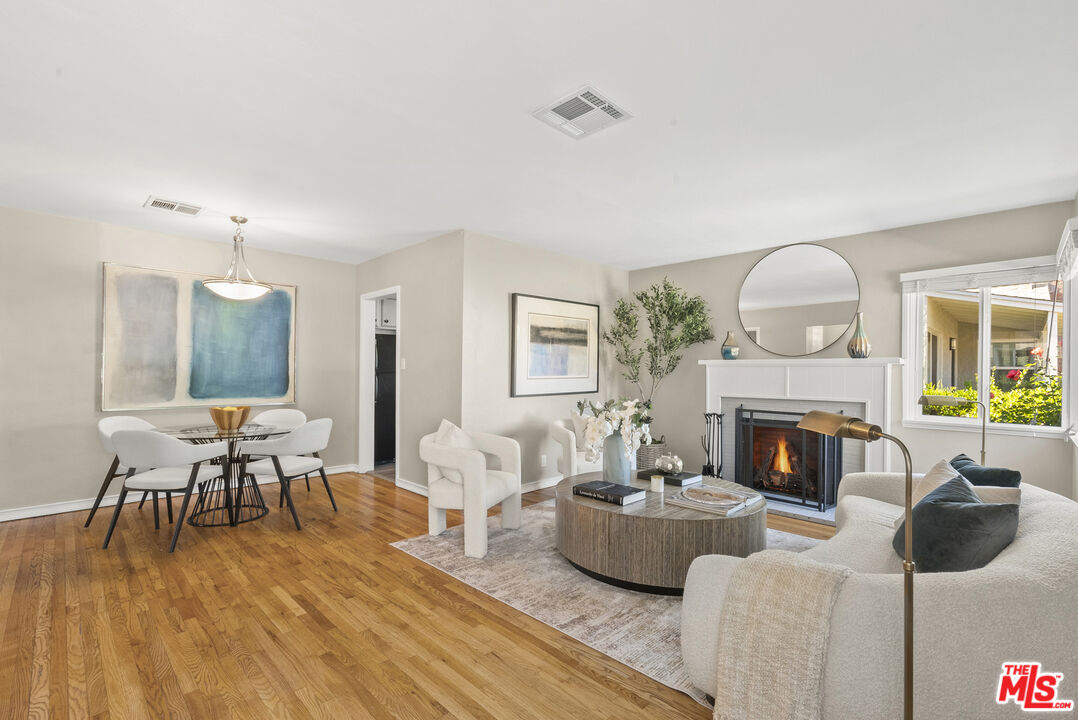15010 Bassett St, Van Nuys