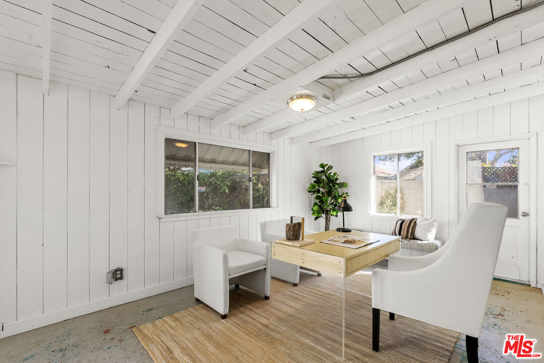 15010 Bassett St, Van Nuys