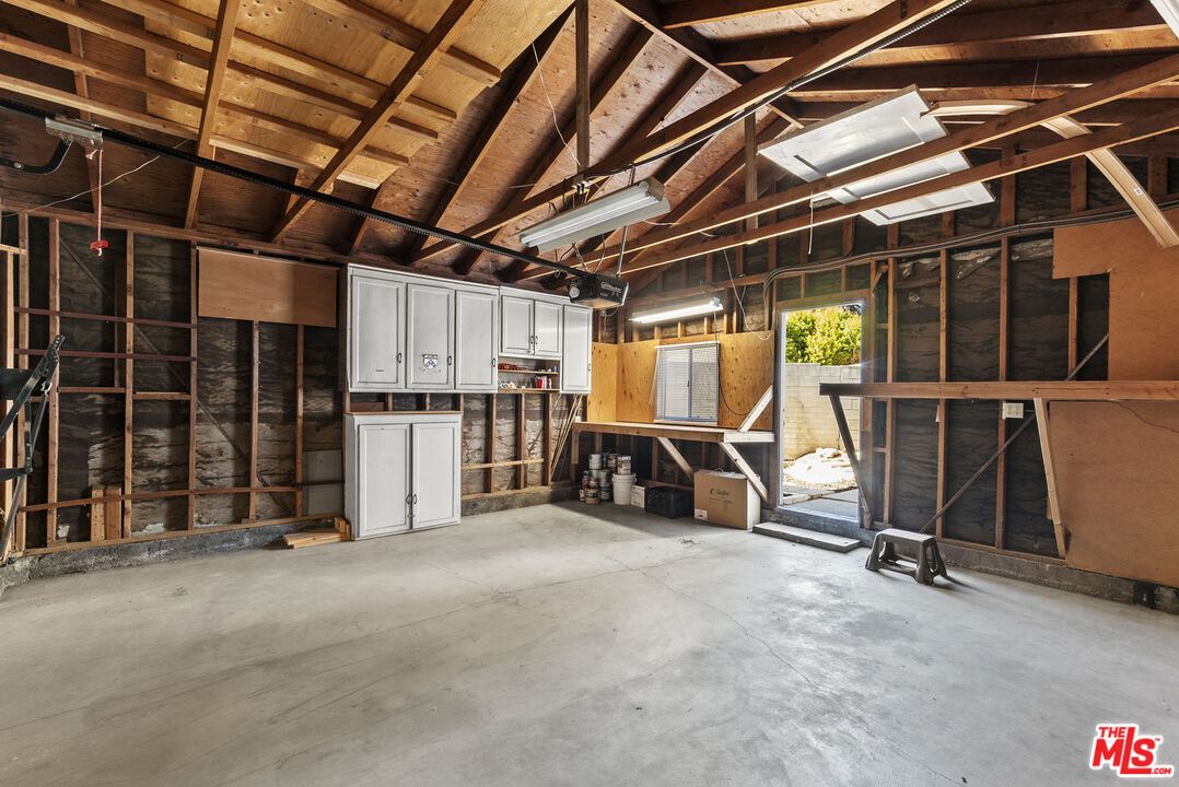 15010 Bassett St, Van Nuys