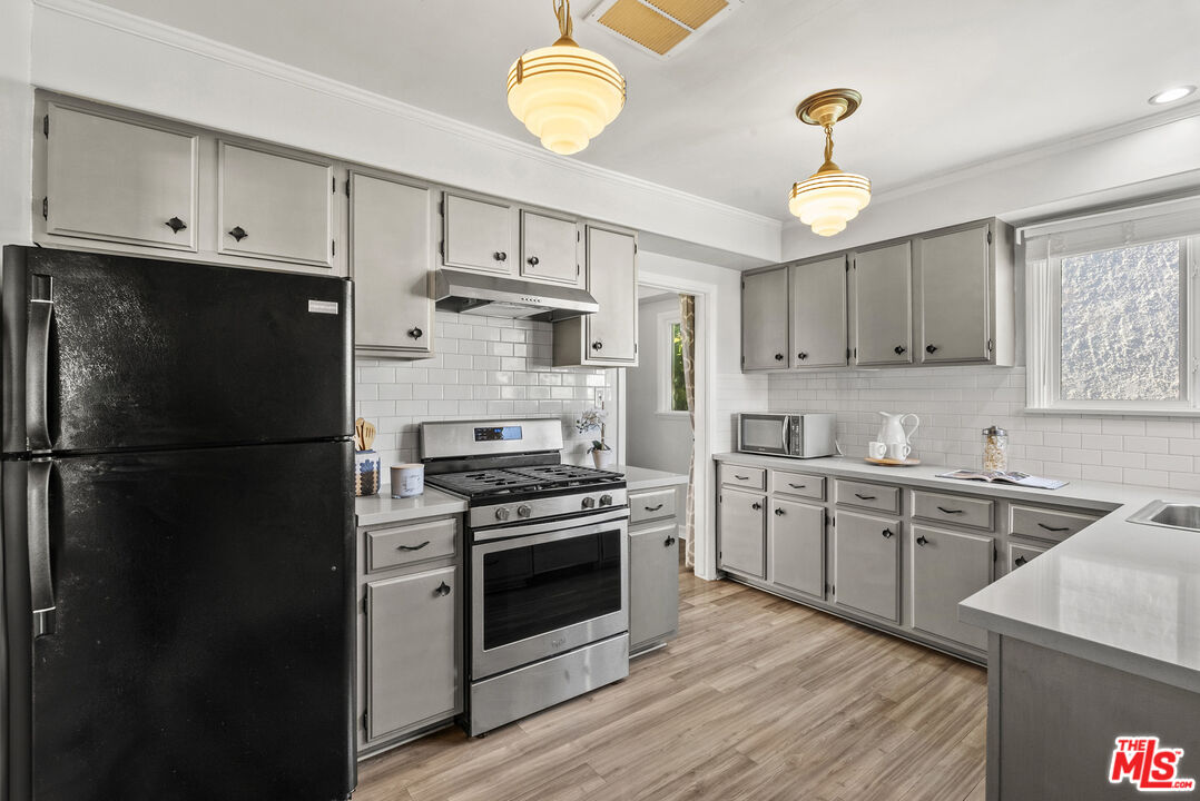 15010 Bassett St, Van Nuys
