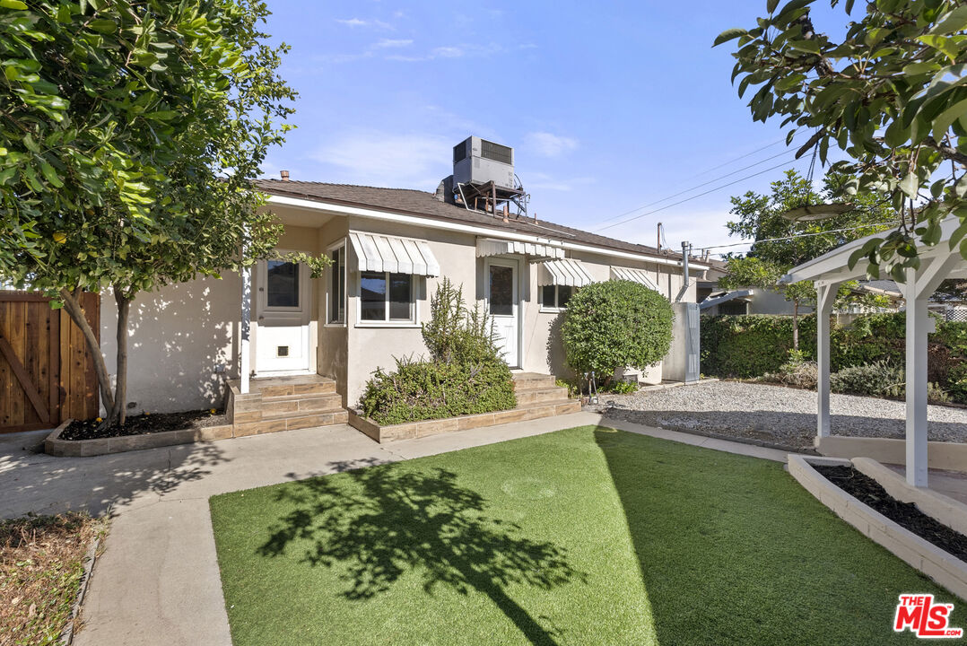 15010 Bassett St, Van Nuys