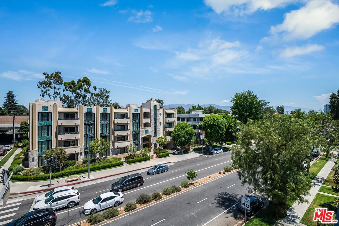 10352 Riverside Dr Unit: 303