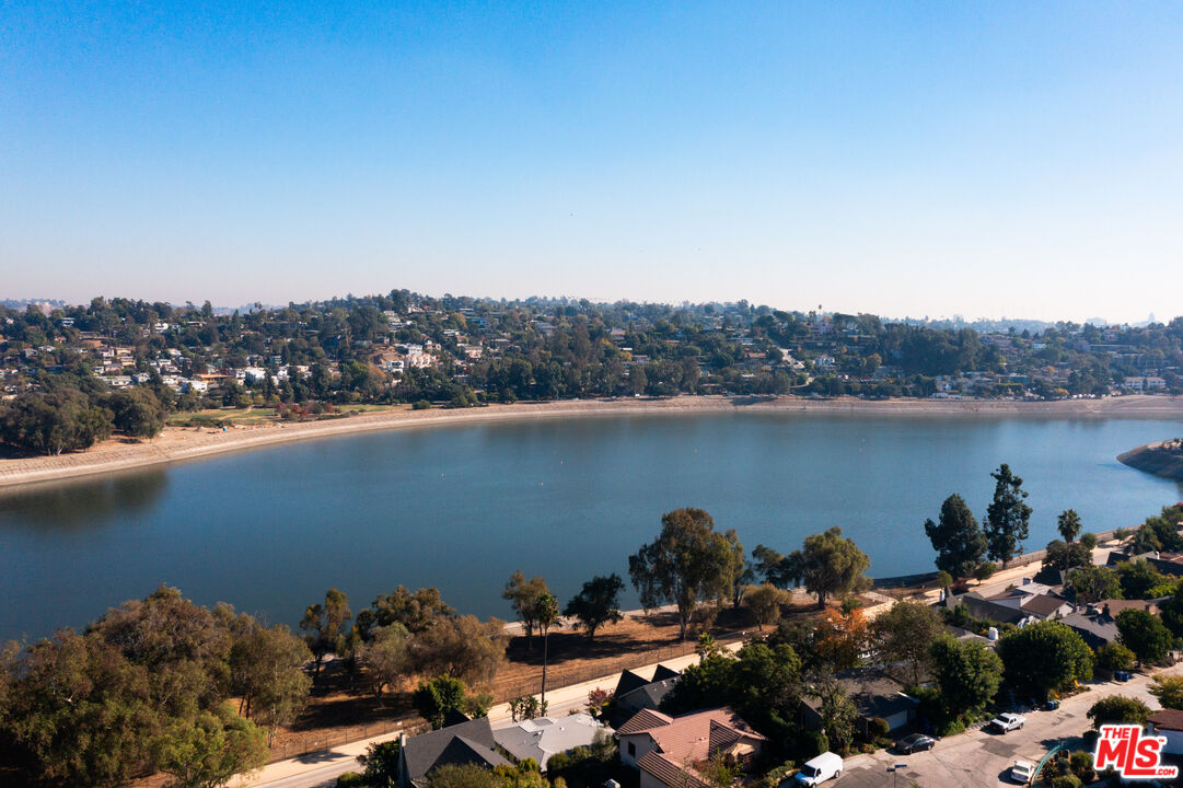2226 Moreno Dr, Silver Lake