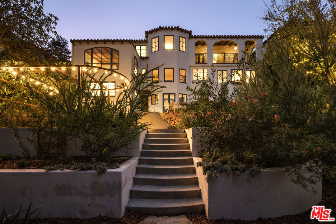 2226 Moreno Dr, Silver Lake