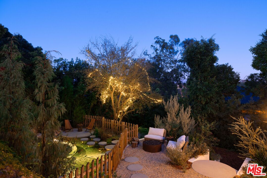 2226 Moreno Dr, Silver Lake