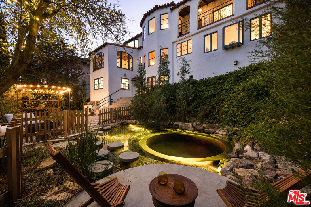 2226 Moreno Dr, Silver Lake