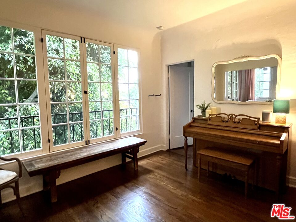 1345 N Hayworth Ave Unit: 201, West Hollywood
