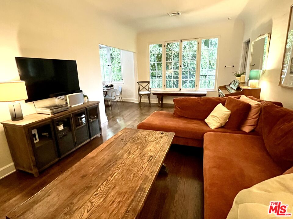 1345 N Hayworth Ave Unit: 201, West Hollywood