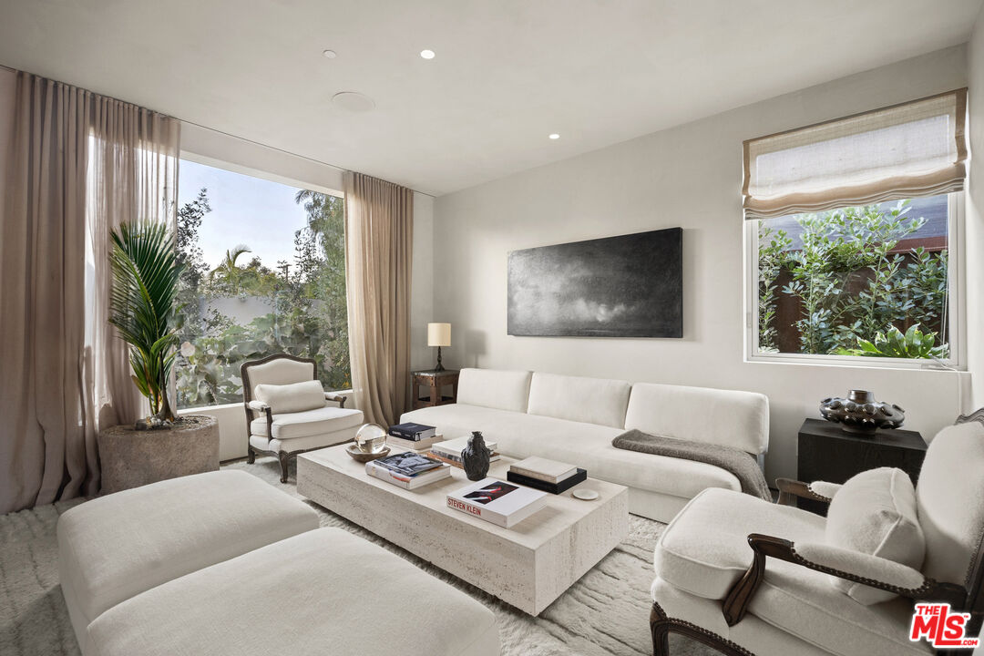 640 Milwood Ave, Venice