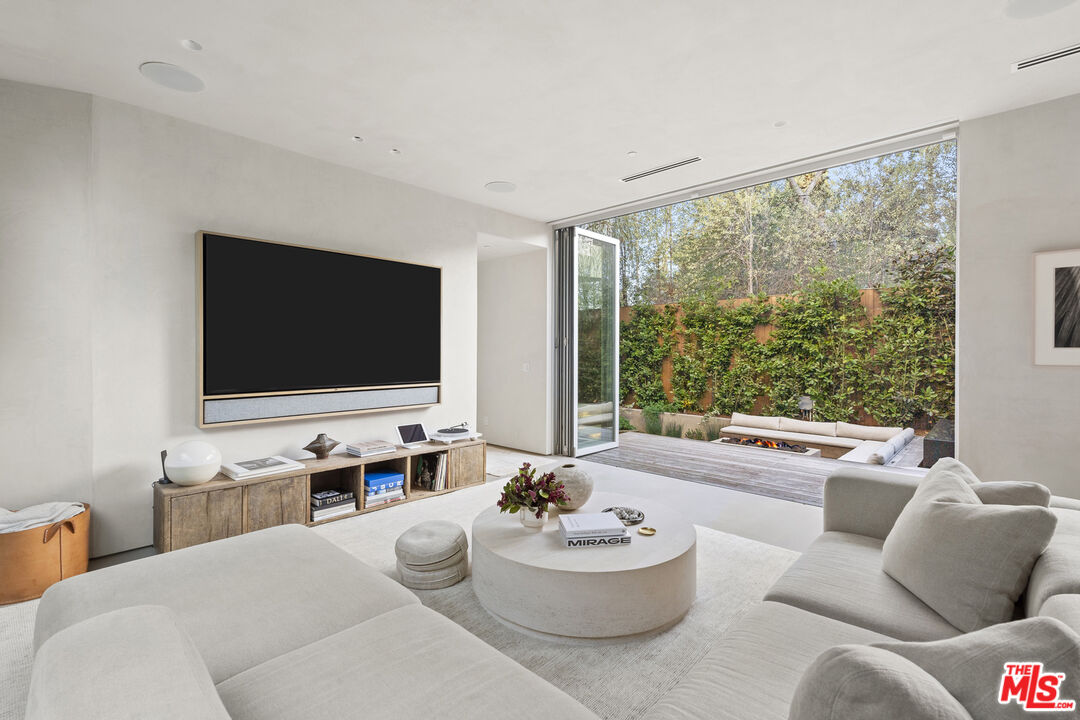 640 Milwood Ave, Venice