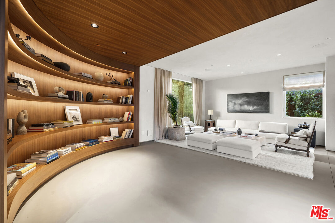 640 Milwood Ave, Venice