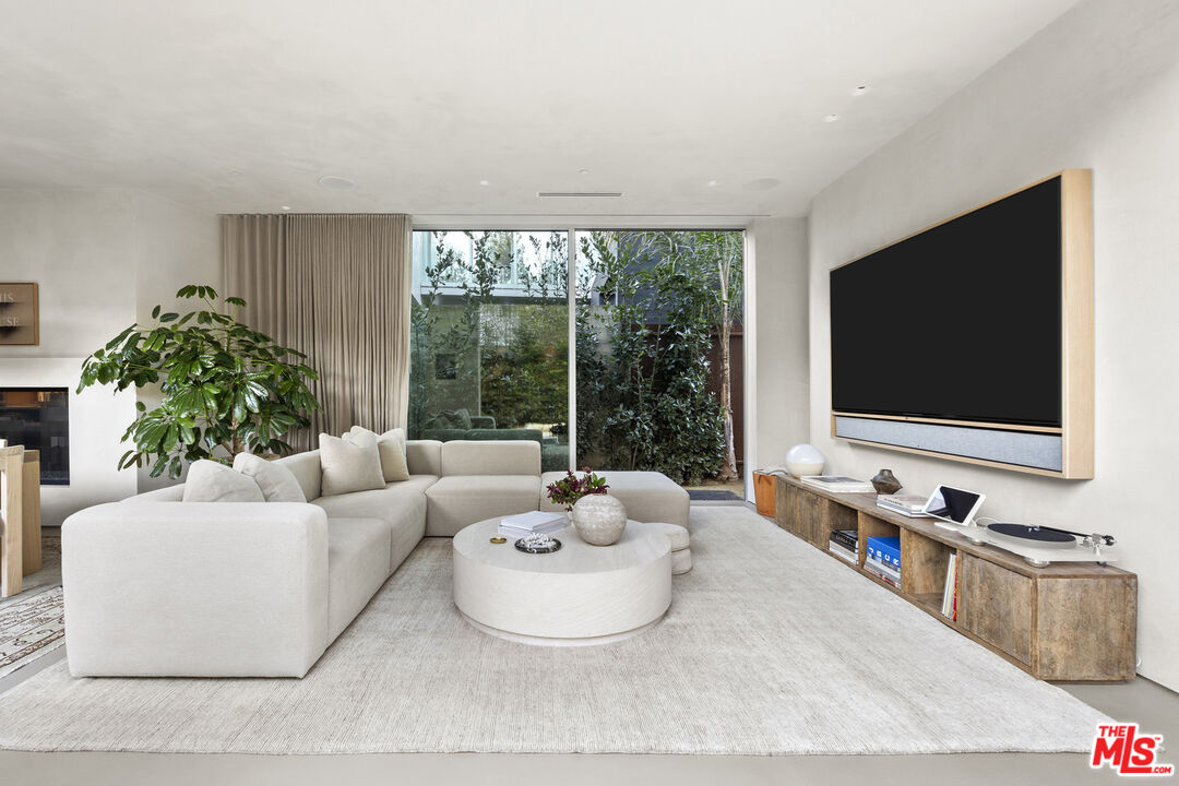 640 Milwood Ave, Venice