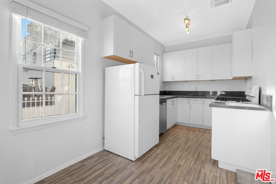 963 N Doheny Dr Unit: 3/4, West Hollywood
