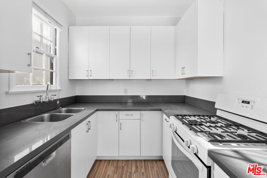 963 N Doheny Dr Unit: 3/4, West Hollywood