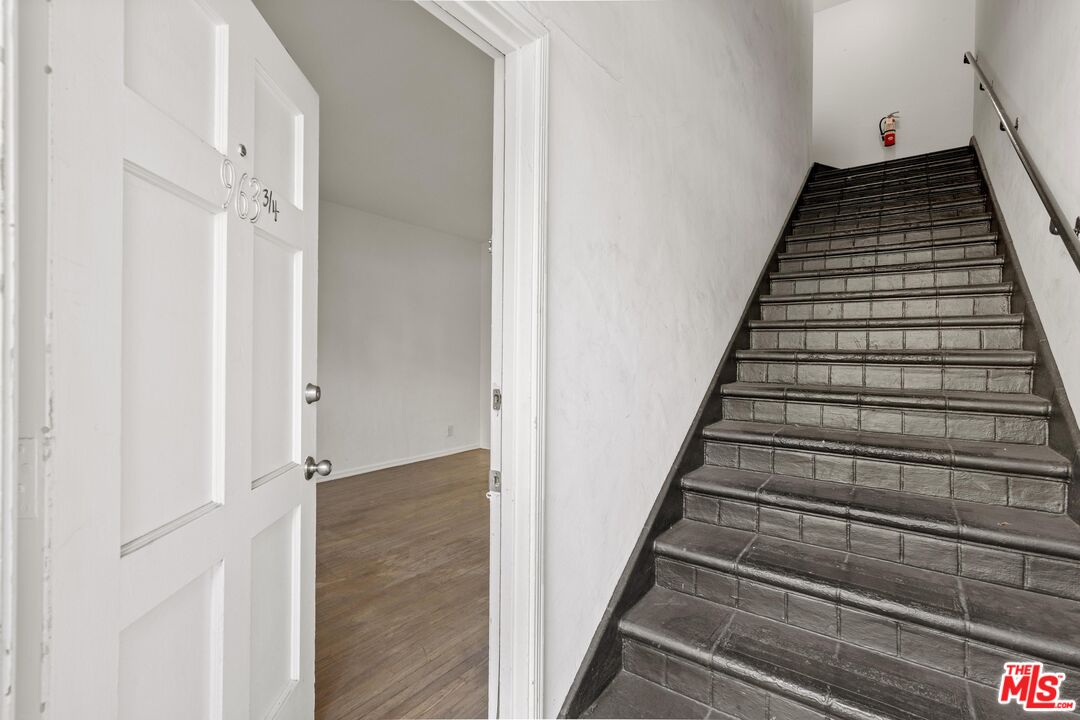 963 N Doheny Dr Unit: 3/4, West Hollywood