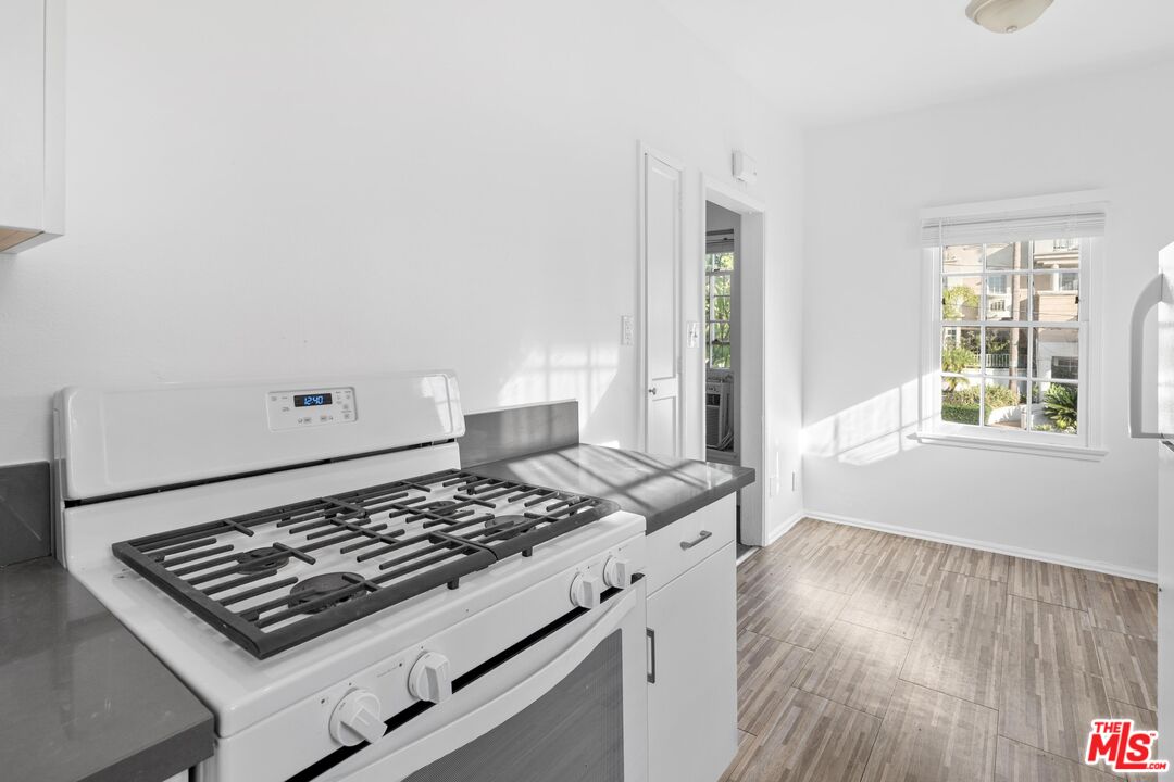 963 N Doheny Dr Unit: 3/4, West Hollywood