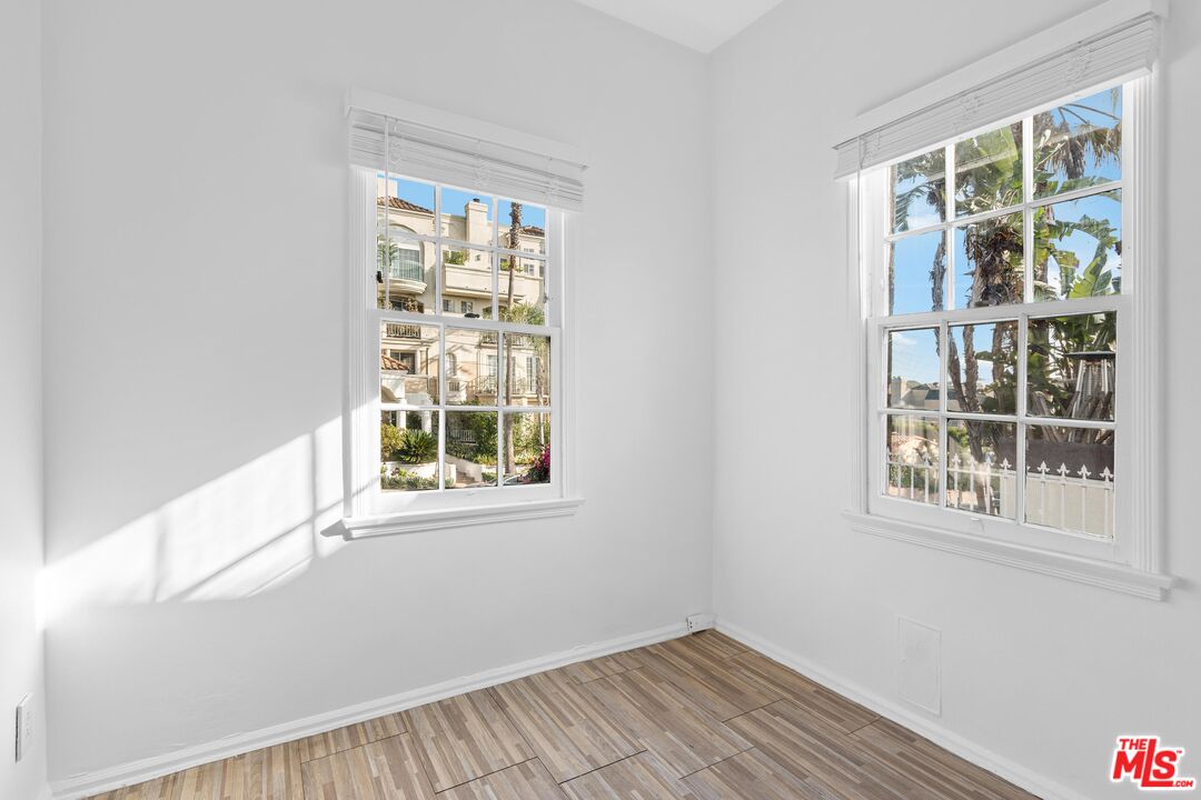 963 N Doheny Dr Unit: 3/4, West Hollywood