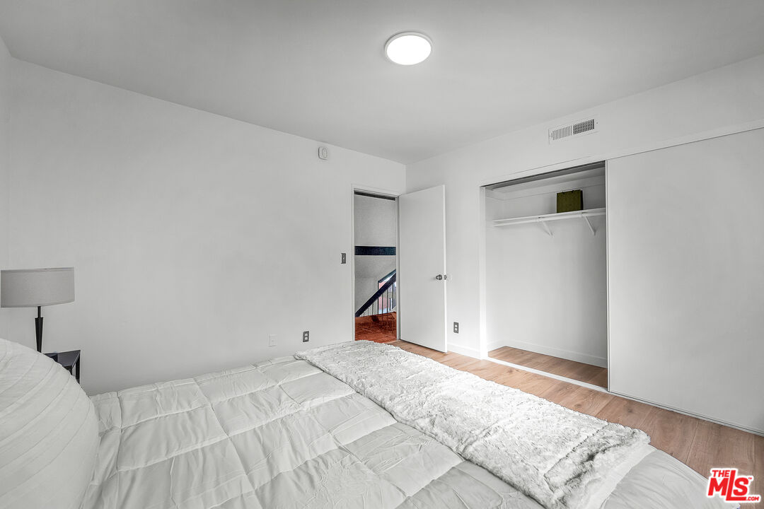 1954 N Bronson Ave