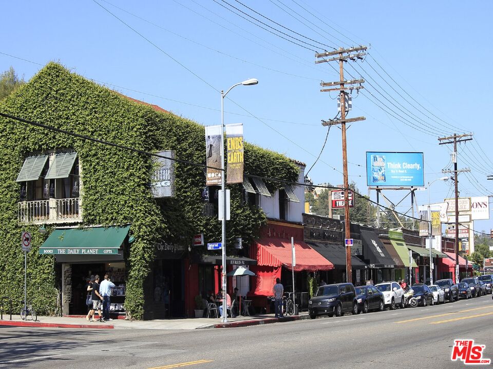 1954 N Bronson Ave