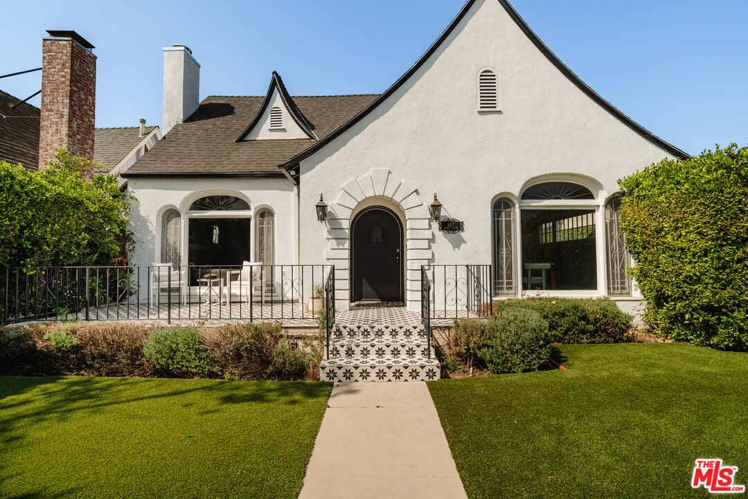 607 N Sierra Bonita Ave, Melrose