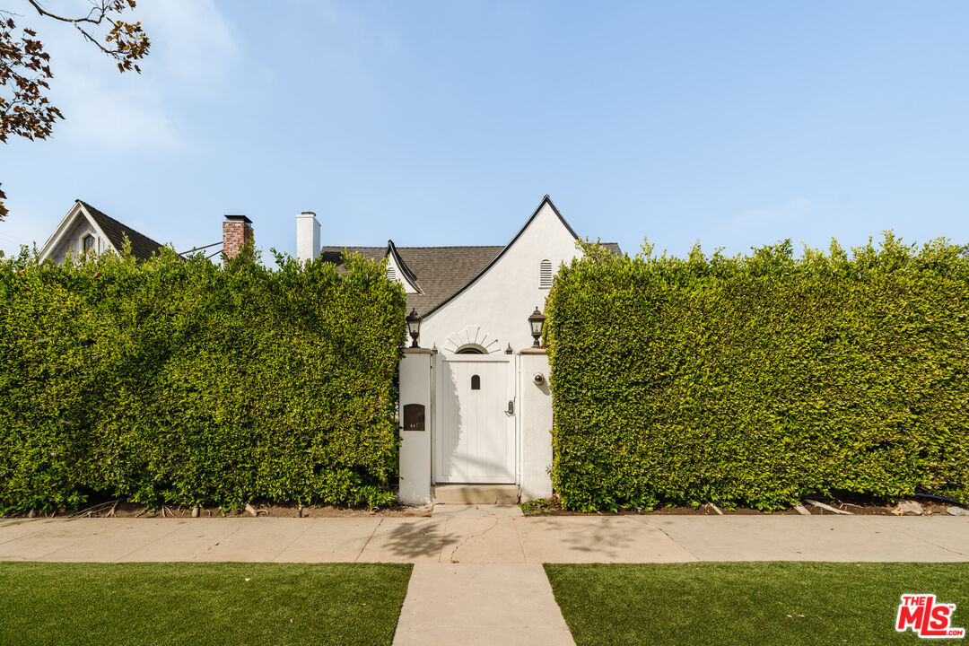 607 N Sierra Bonita Ave, Melrose