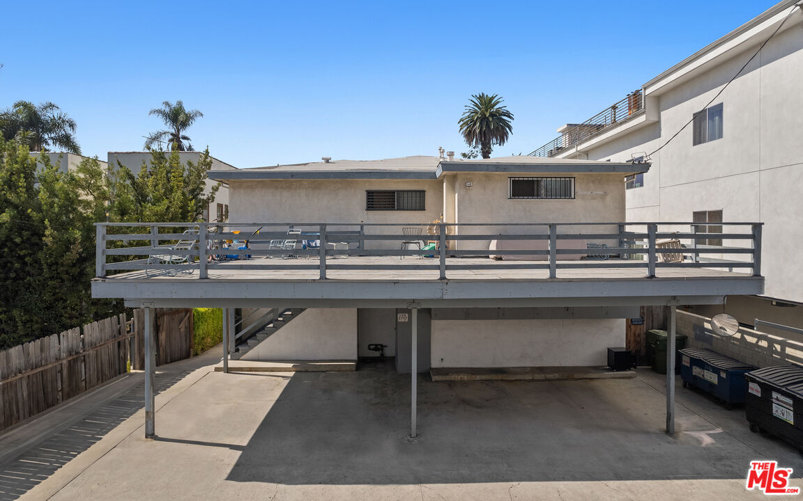3636 Mentone Ave