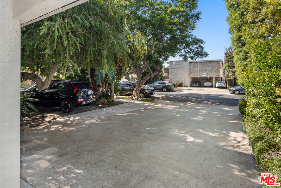 3636 Mentone Ave