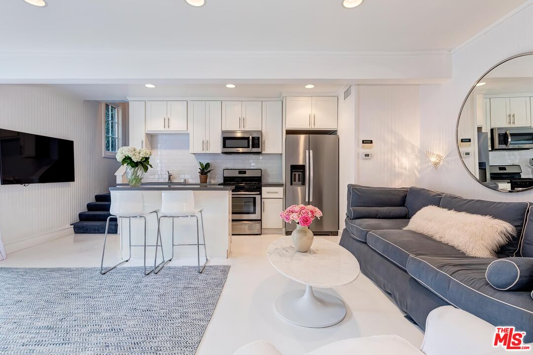 909 N Orlando Ave, West Hollywood