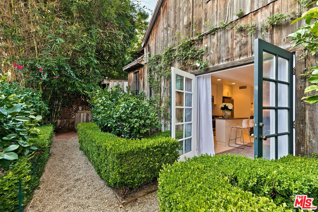 909 N Orlando Ave, West Hollywood