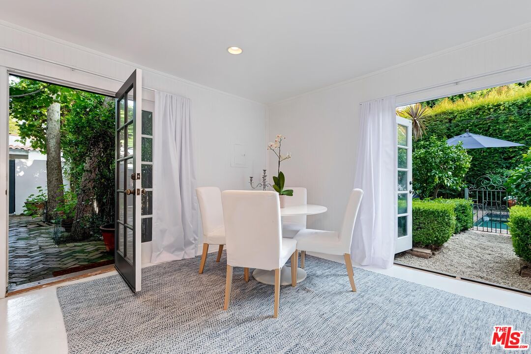 909 N Orlando Ave, West Hollywood