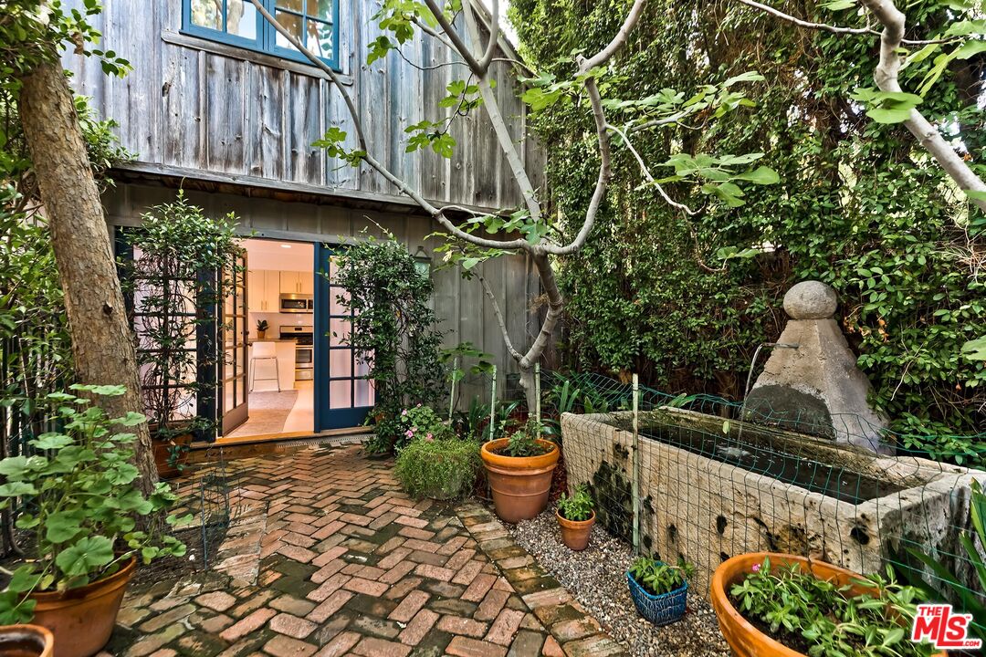 909 N Orlando Ave, West Hollywood