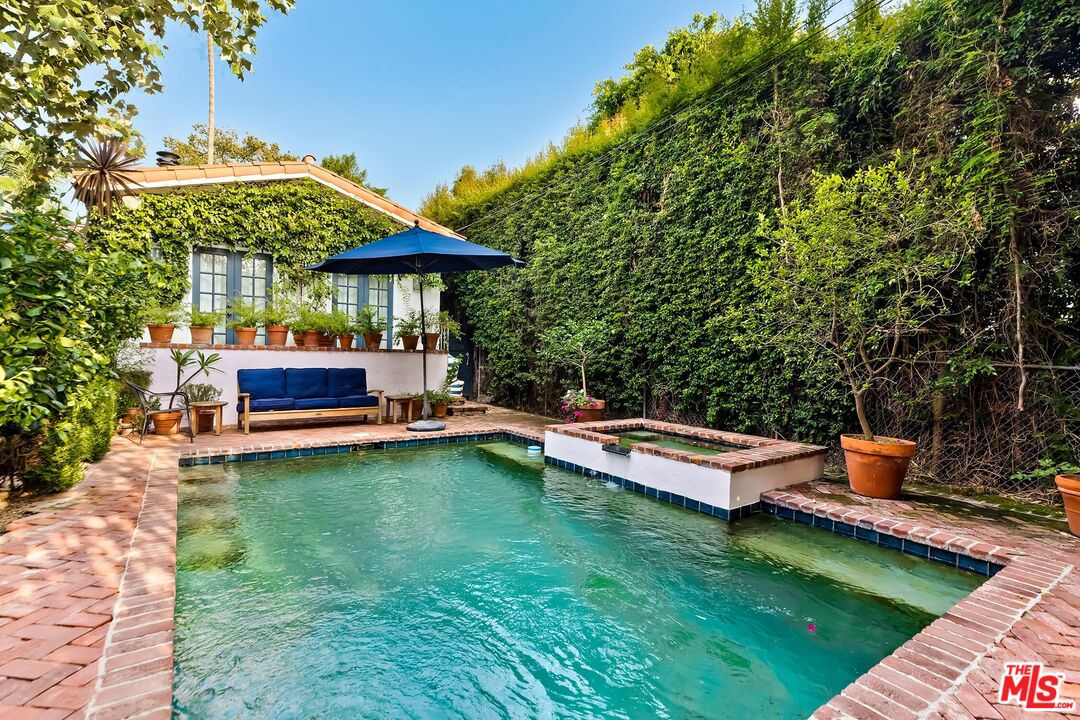909 N Orlando Ave, West Hollywood