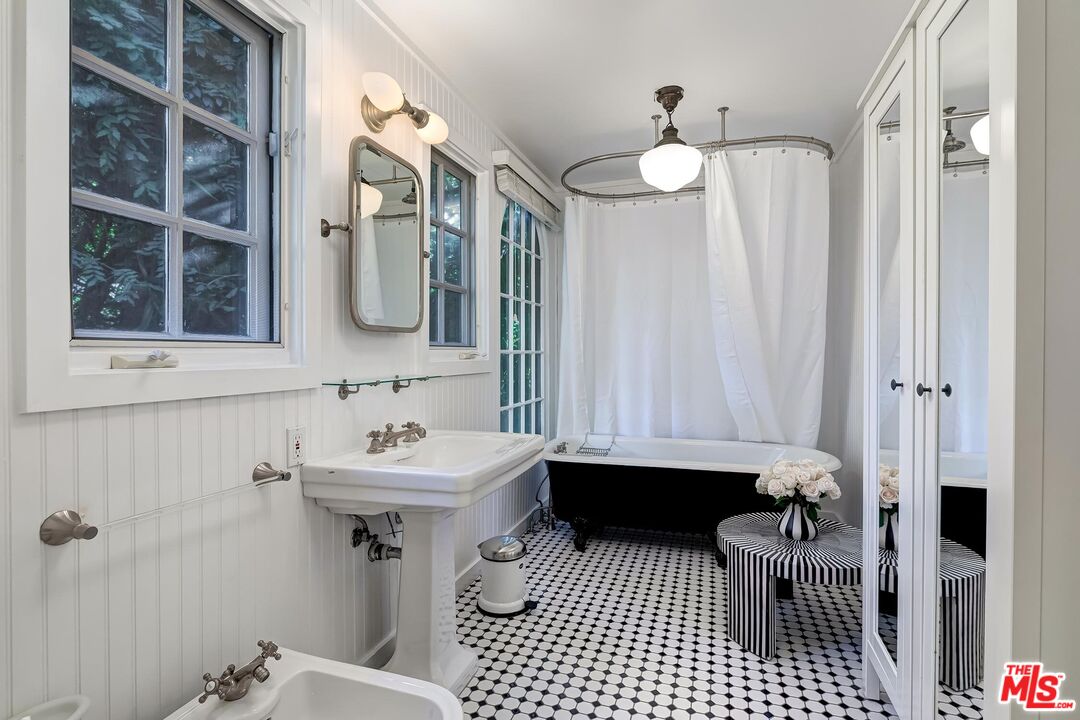 909 N Orlando Ave, West Hollywood