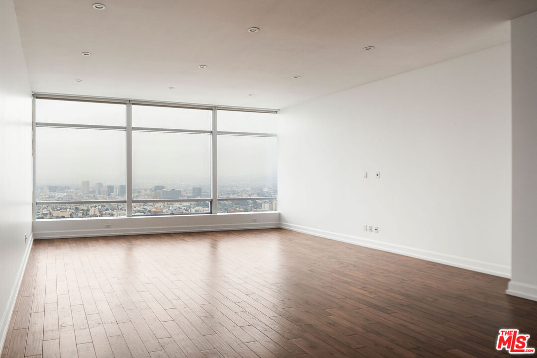900 W Olympic Blvd Unit: 44D, DTLA