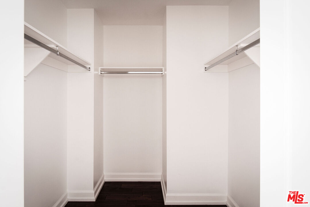 900 W Olympic Blvd Unit: 44D, DTLA